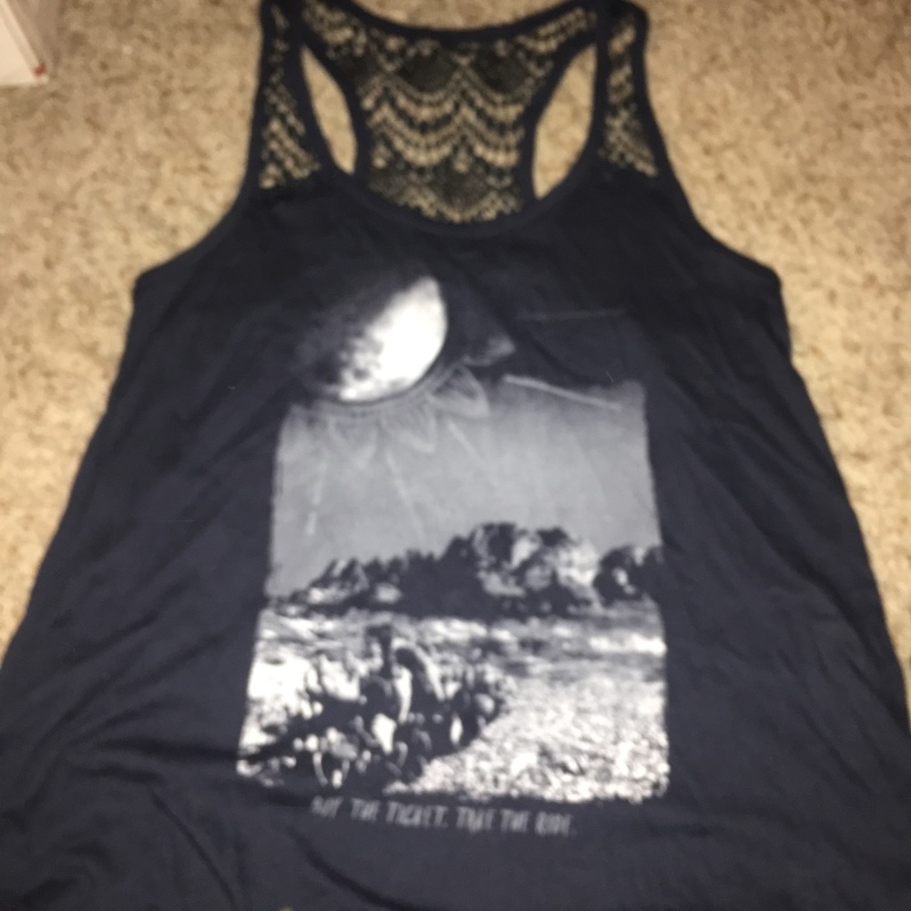 Graphic tank